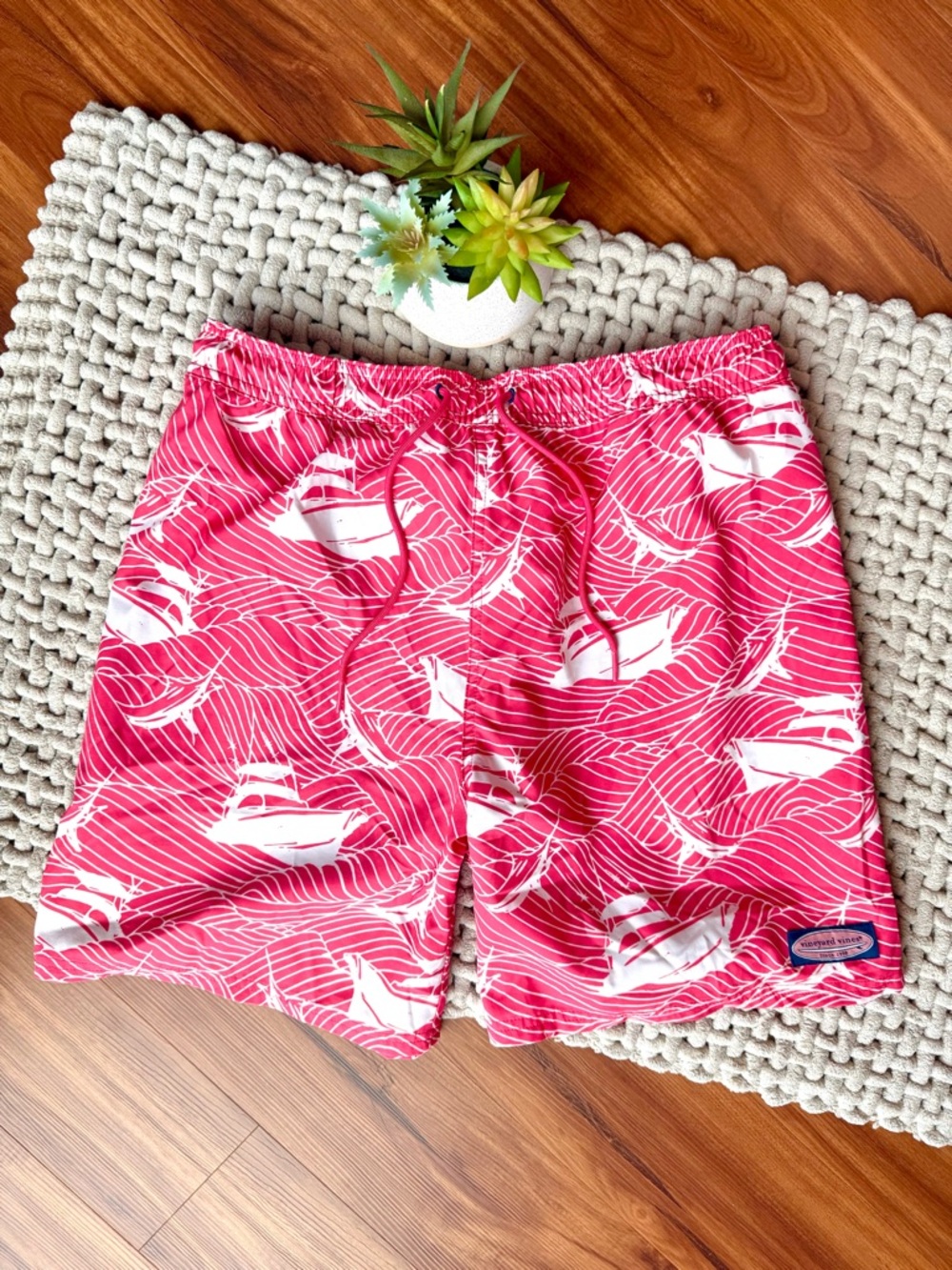 Vineyard Vines | Men’s Chappy Printed Swim Trunks in Sailors Red Waters | XL